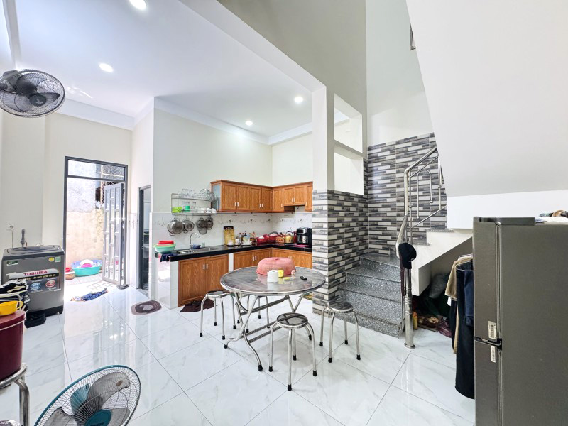 Ngộp Bán Gấp Mặt Tiền Nhà 2 Tầng – 122m² – Gần BV Thủ Đức – Đường Xe Tải – Giá Tốt Chỉ 6.59 Tỷ! - Ảnh chính